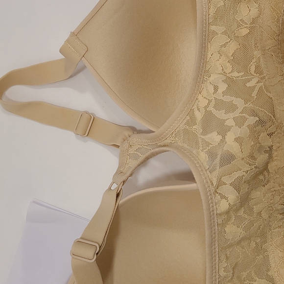 32DD DKNY bra underwire and snap in front - Picture 6 of 7